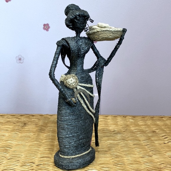 Handcrafted Indian Women Made of Plastic Bottle & Newspaper w/ Baskets & Chopper - Picture 2 of 13